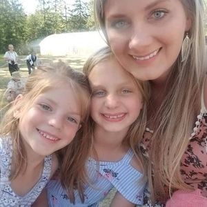 Meet your Posher, Kira